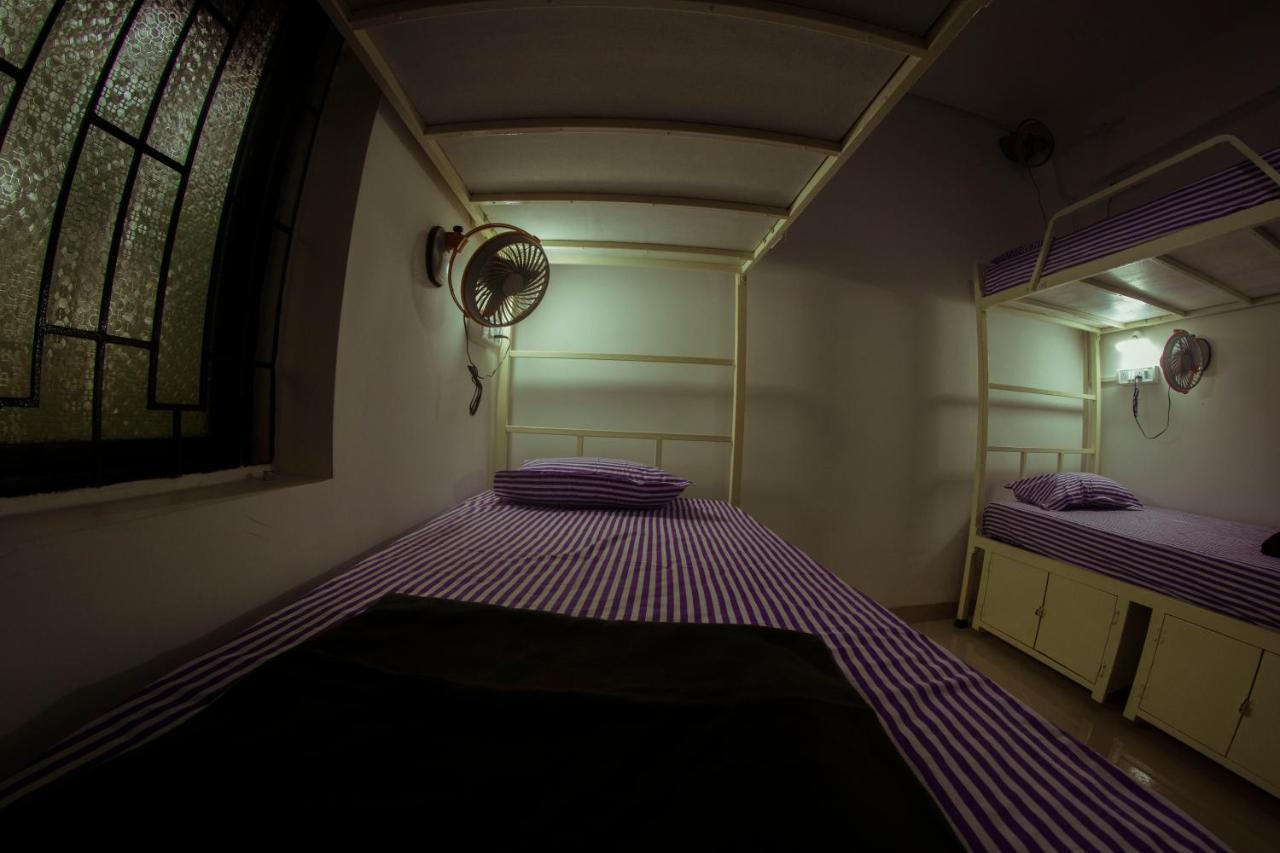 Bonds Hostel แคนโดลิม ภายนอก รูปภาพ