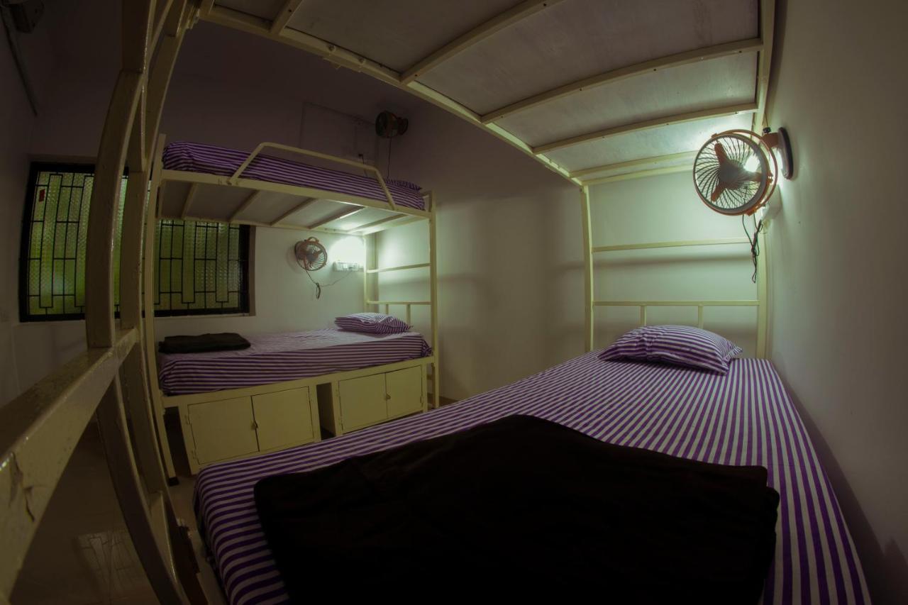 Bonds Hostel แคนโดลิม ภายนอก รูปภาพ