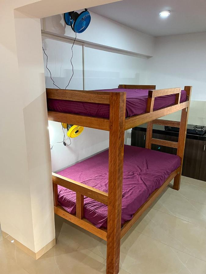 Bonds Hostel แคนโดลิม ภายนอก รูปภาพ