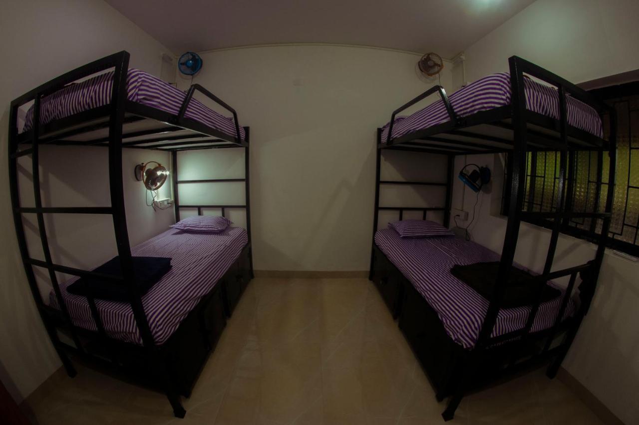Bonds Hostel แคนโดลิม ภายนอก รูปภาพ